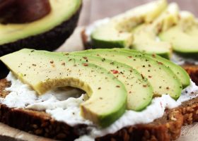 طريقة عمل الأفوكادو للفطور