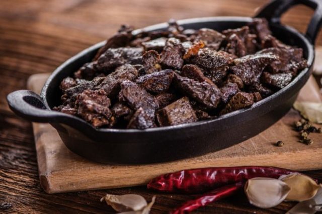 طريقة عمل كبدة دجاج مشرملة