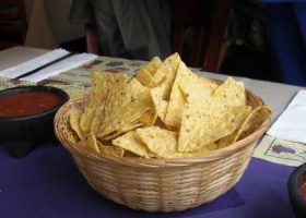 طريقة عمل شيبس التورتيلا المشوي للرجيم