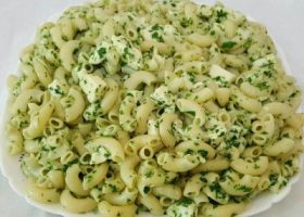طريقة عمل باستا بالبقدونس والزبدة