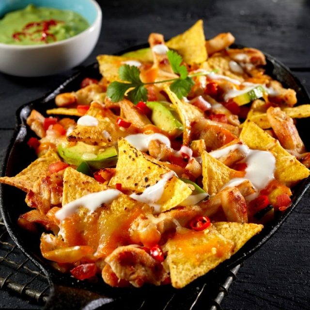 طريقة عمل سلطة الناتشوز بالخضار