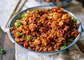 طريقة عمل أرز مقلي بالصويا صوص