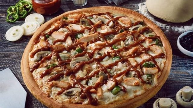 طريقة عمل بيتزا بالباربكيو