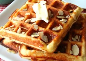 طريقة عمل وافل كيتو بدقيق اللوز