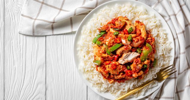 طريقة عمل دجاج فاهيتا مع الأرز