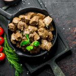 طريقة عمل كبدة مقلية بالبصل والطماطم