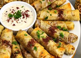 طريقة عمل رولات مسخن بعجينة البقلاوة