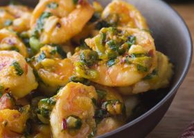 طريقة عمل الروبيان بالكزبرة الخضراء