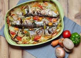 طريقة عمل صينية سمك بالبصل