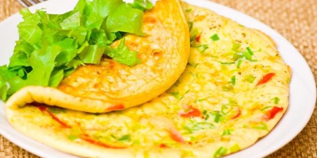 طريقة العجة بالبيض