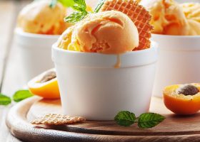 طريقة عمل آيس كريم المشمش