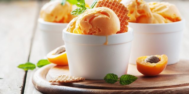 طريقة عمل آيس كريم المشمش