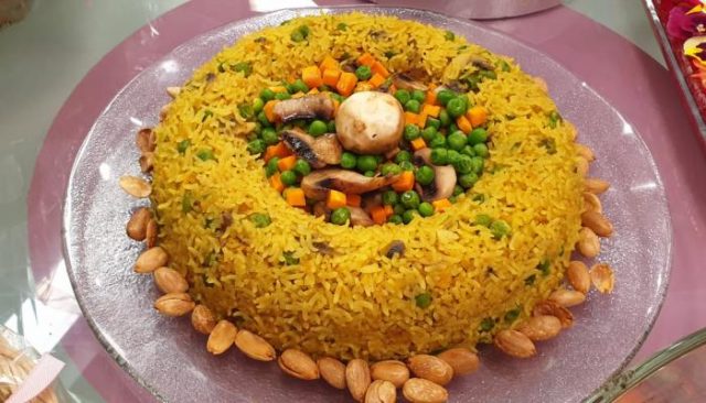 طريقة عمل أرز بالخضار والكاري