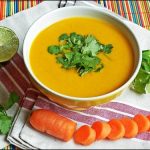 طريقة عمل شوربة الجزر بالكزبرة