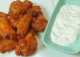 طريقة عمل تغميسة بافالو الدجاج