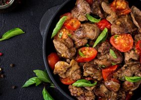 طريقة عمل كبدة الدجاج بالصوص