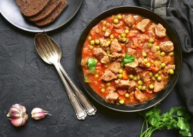 طريقة عمل ايدام اللحم بالبازيلا والجزر