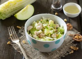 طريقة عمل سلطة الدجاج بالتفاح الأخضر