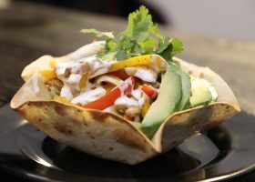 طريقة عمل سلطة دجاج فاهيتا