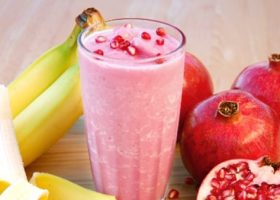 طريقة عمل عصير الرمان والموز