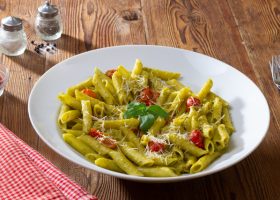 طريقة عمل مكرونة بالبيستو