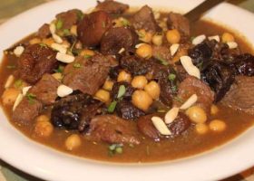 طريقة عمل يخنة اللحم مع الحمص