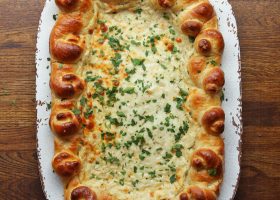 طريقة عمل عجينه محشيه بالدجاج الفريدو