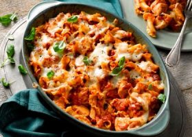 طريقة عمل باستا بانيه بالموزاريلا