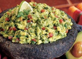 طريقة عمل سلطة الافوكادو المكسيكية الغواكامولي