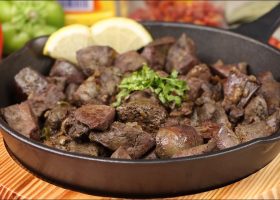 طريقة عمل الكبدة بالبصل وزيت الزيتون