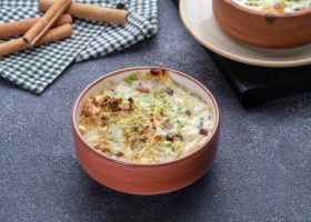 طريقة عمل أم علي بالكرواسون والحليب المكثف