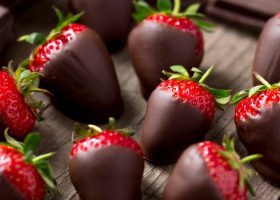 طريقة عمل فراولة بالنوتيلا