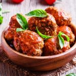 طريقة عمل قلوب الكفتة بالطماطم