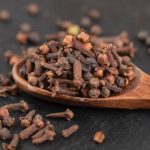 ماء القرنفل للشعر