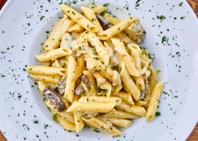 طريقة عمل باستا بصوص الكريمة والكمأة