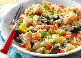 طريقة عمل سلطة الأورزو مع السلمون المدخن والتونة