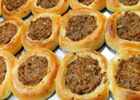 طريقة عمل صفيحة لحم بالطحينة