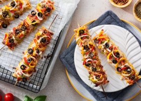 طريقة عمل اعواد البيتزا باستا