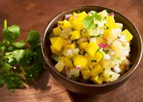 طريقة عمل سلطة اناناس