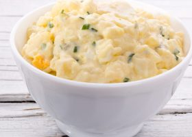 طريقة عمل سلطة مكعبات البطاطس بالمايونيز