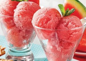 طريقة عمل ايس كريم احمر