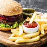 طريقة عمل برجر المطاعم مع الصوص