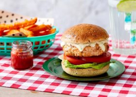 طريقة عمل برجر السلمون للرجيم