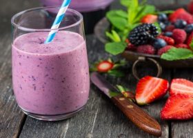 طريقة عمل سموذي الفواكة المنعش