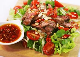 طريقة عمل سلطة لحم التاي على الطريقة التايلندية