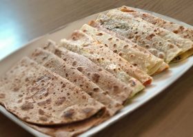 طريقة عمل عجينة مناقيش صاج