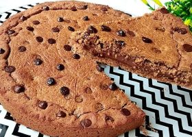 طريقة عمل كيكة كوكيز بحشوة الشوكولا