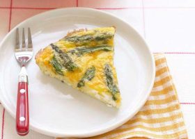 طريقة عمل اومليت الهليون للرجيم