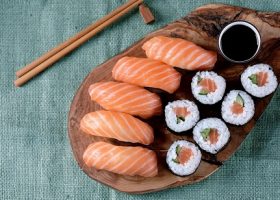 طريقة عمل لفائف سوشي عربي