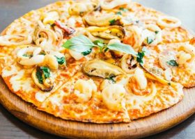 طريقة عمل بيتزا السي فود